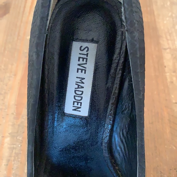 Steve Madden Peeptoe Python Print Platform Heel - Picture 4 of 8